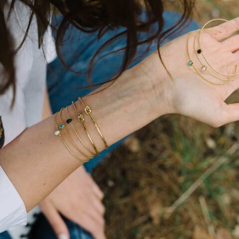 Bangles with water drop stone & knot(zoom)