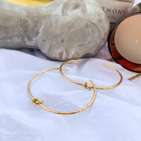 Bangle With Knot