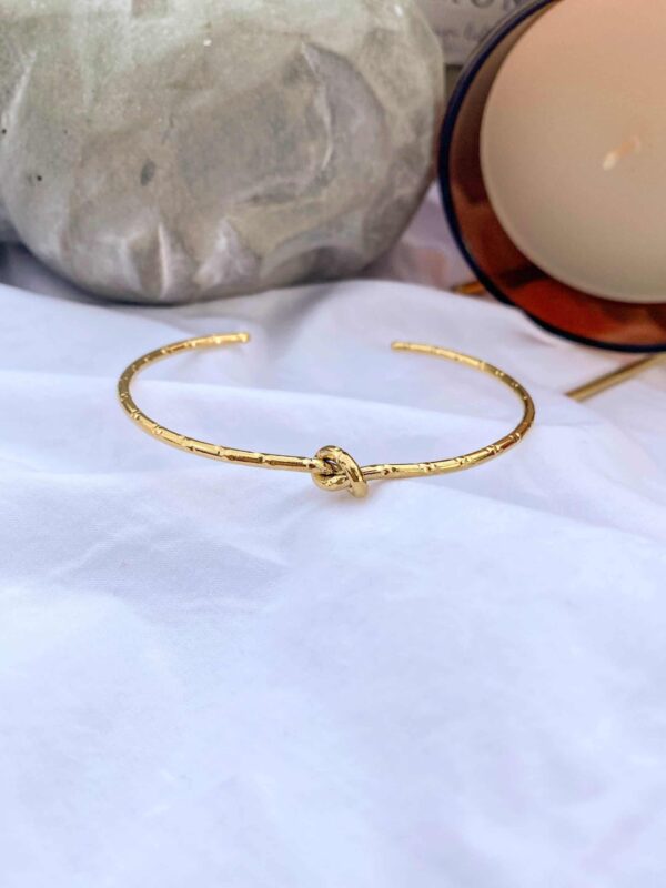 Bangle With Knot