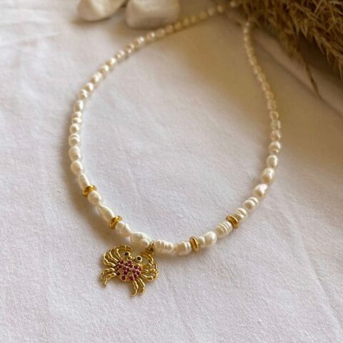 Freshwater pearl necklace with zircon crab2
