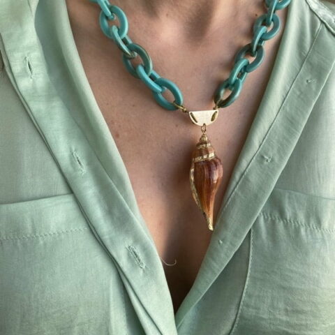 Sheashell Necklace With Acrylic Chain