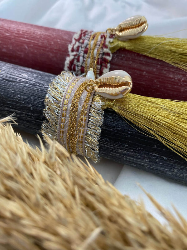 Easter candle with seashell necklace