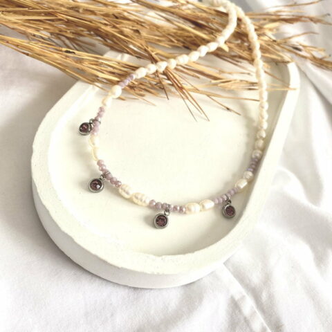 Κολιέ με μαργαριτάρια και λιλά ζιργκόν