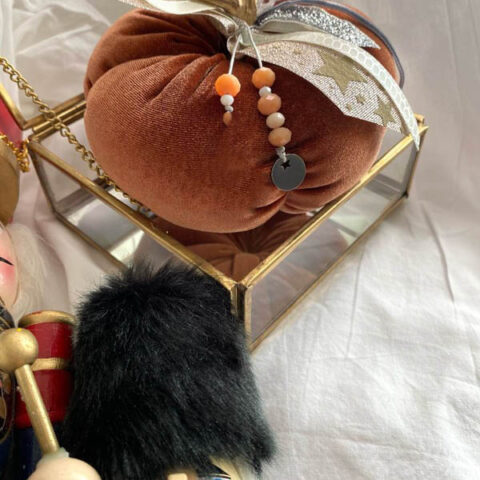 Χριστουγεννιάτικη Βελούδινη Κολοκύθα - Καννελί