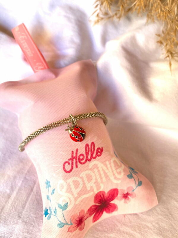 March With Snake Chain