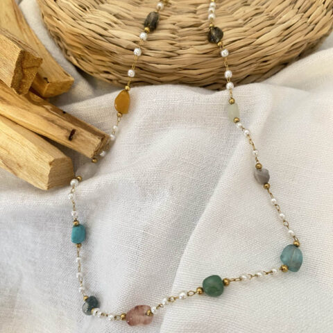 Ροζάριο με πολύχρωμες πέτρες