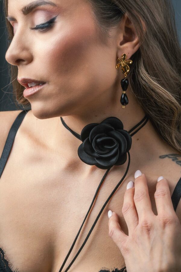 Rose Choker Necklace