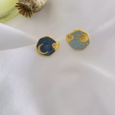 Day-night earrings