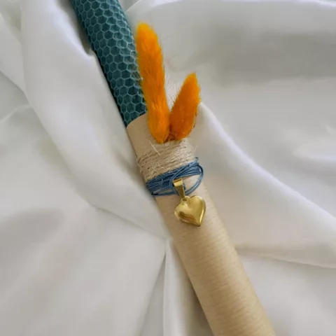 Fresh flower candles with necklace