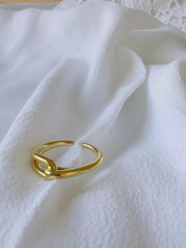 Knot Ring