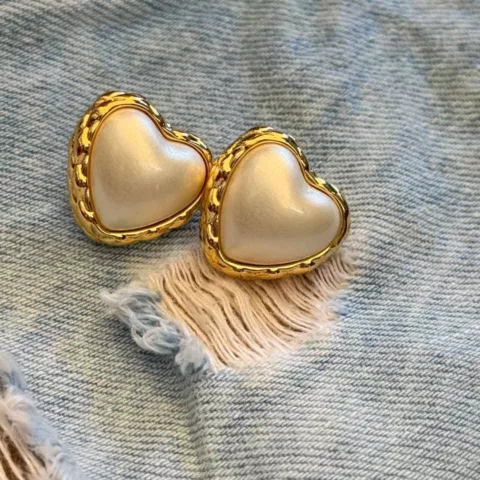 Σκουλαρίκια με πέρλα καρδιές