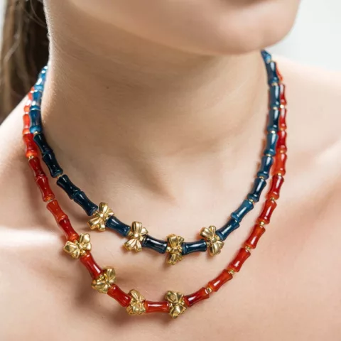 Κολιέ Claret Red με ατσάλινα και επίχρυσα στοιχεία.