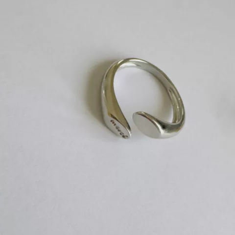 Δαχτυλίδι από ανοξείδωτο ατσάλι, ανοιχτού τύπου, προσαρμόσιμο.