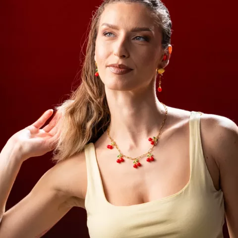 Κολιέ Ember με επιχρυσωμένα στοιχεία και ατσάλινη αλυσίδα, 40+5 εκ. Μίνιμαλ κομψότητα για layering ή μοναδική εμφάνιση.