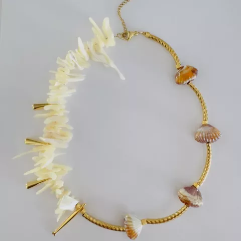 Grace necklace – Stainless steel with gold-plated and acetate details, adjustable 45+5 cm