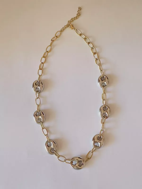 Hivoría Necklace
