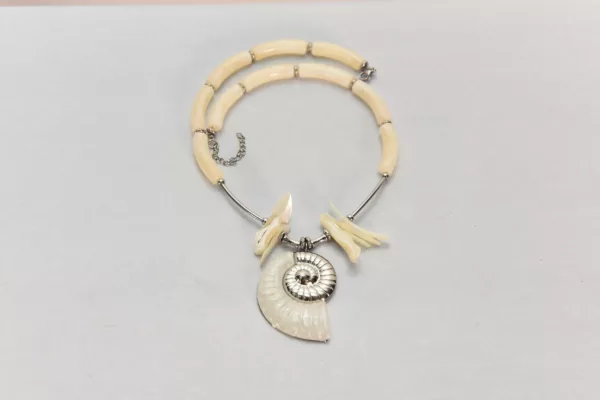 Estreta Necklace